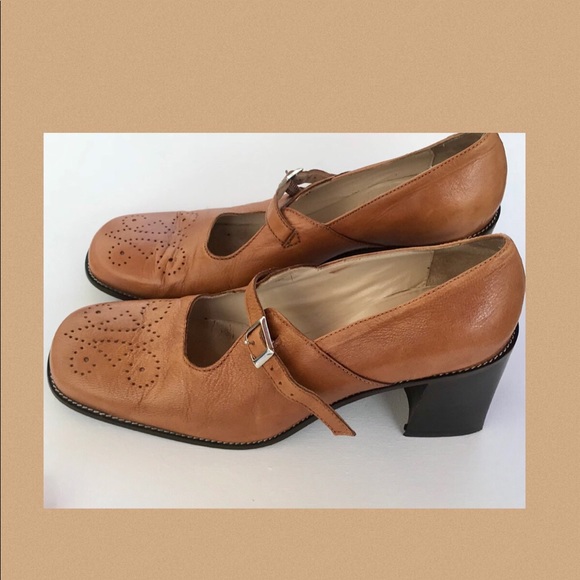 DKNY VINTAGE ITALIAN LEATHER CHUNK HEELS - Picture 3 of 5